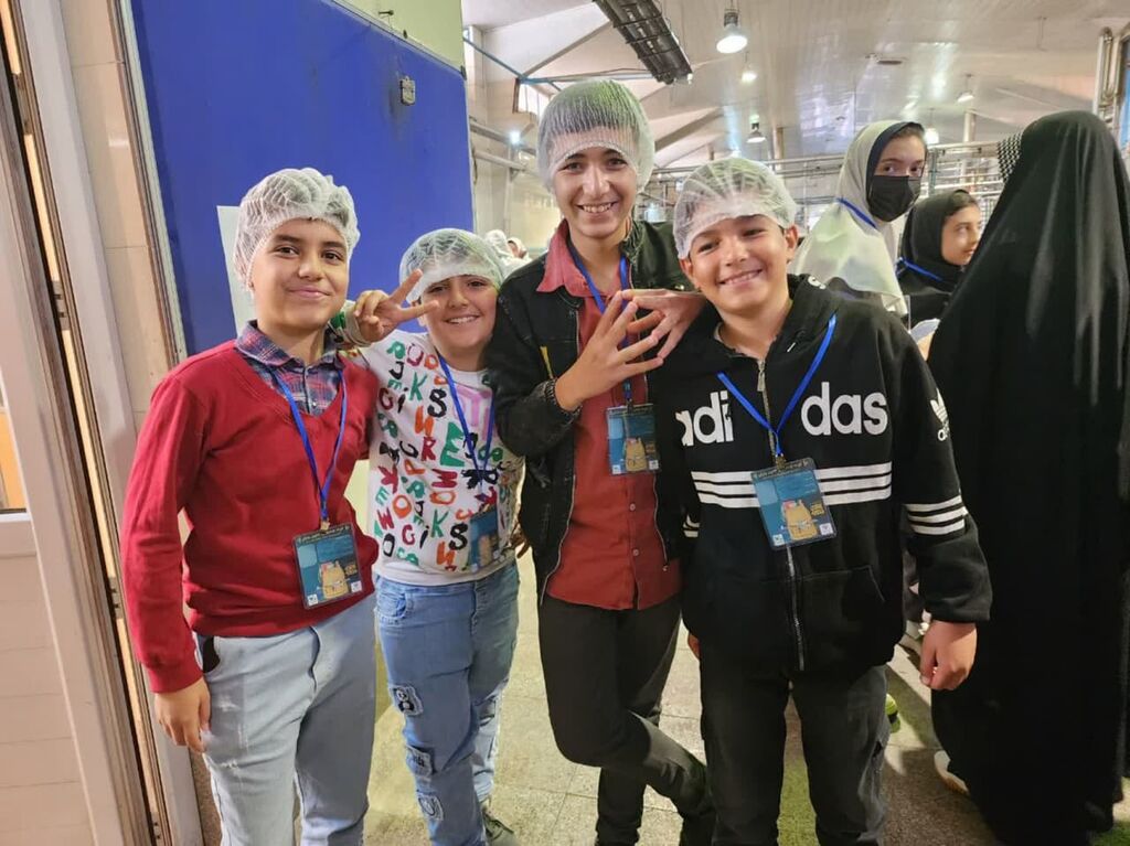 اولین دورهمی کانونیاران به شیرینی گیلاس و ملسی خیارشور!