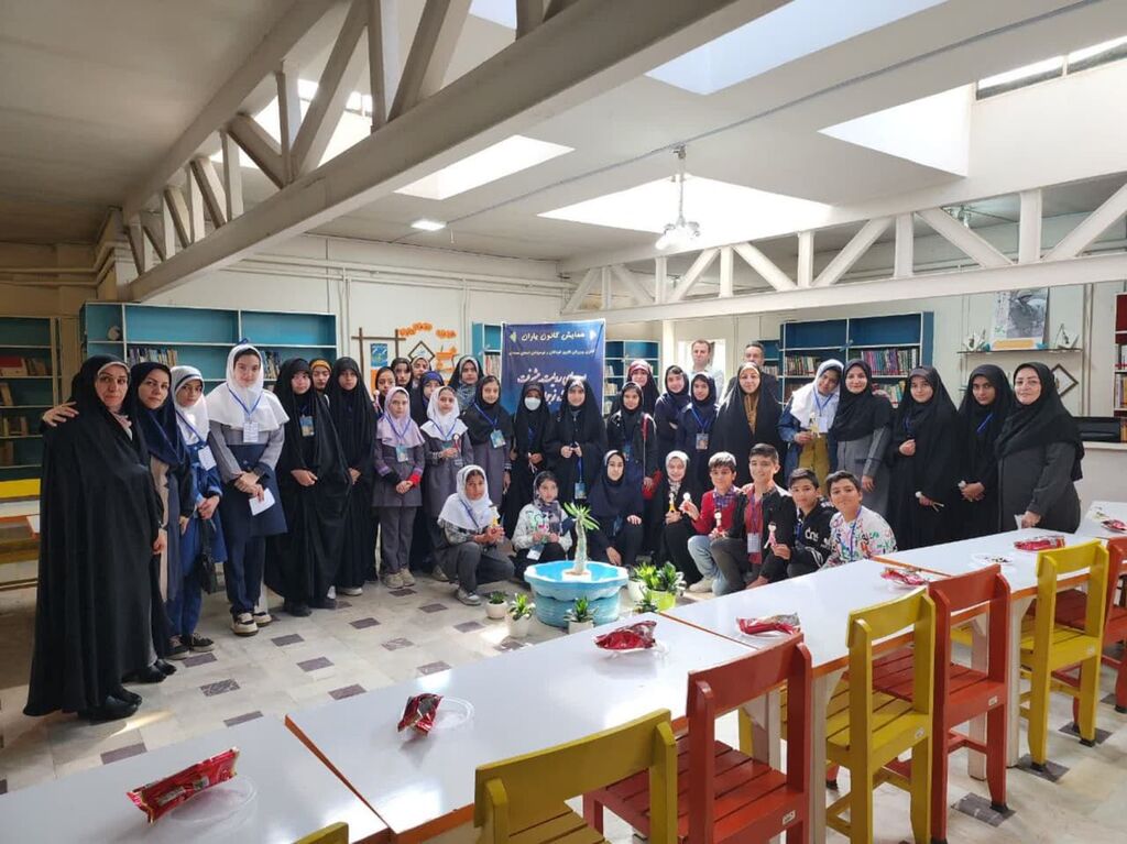 اولین دورهمی کانونیاران به شیرینی گیلاس و ملسی خیارشور!