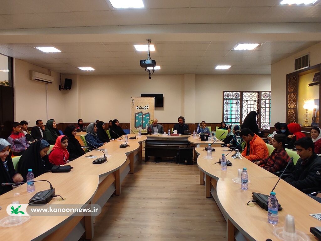 کتاب «شب نرمنرم از پشت کوه آمد» در کرمان نقد و بررسی شد