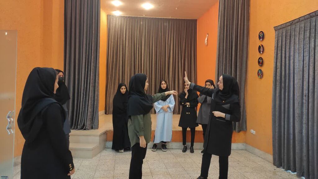 شرکت ۴۰ دانشجوی دانشگاه فرهنگیان در کارگاههای تخصصی نمایش و قصهگویی