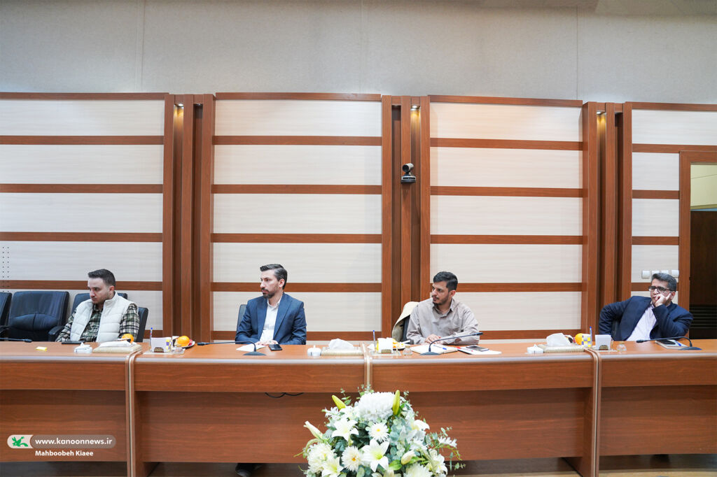 اسماعیل آذر مشاعره را به کانون میآورد