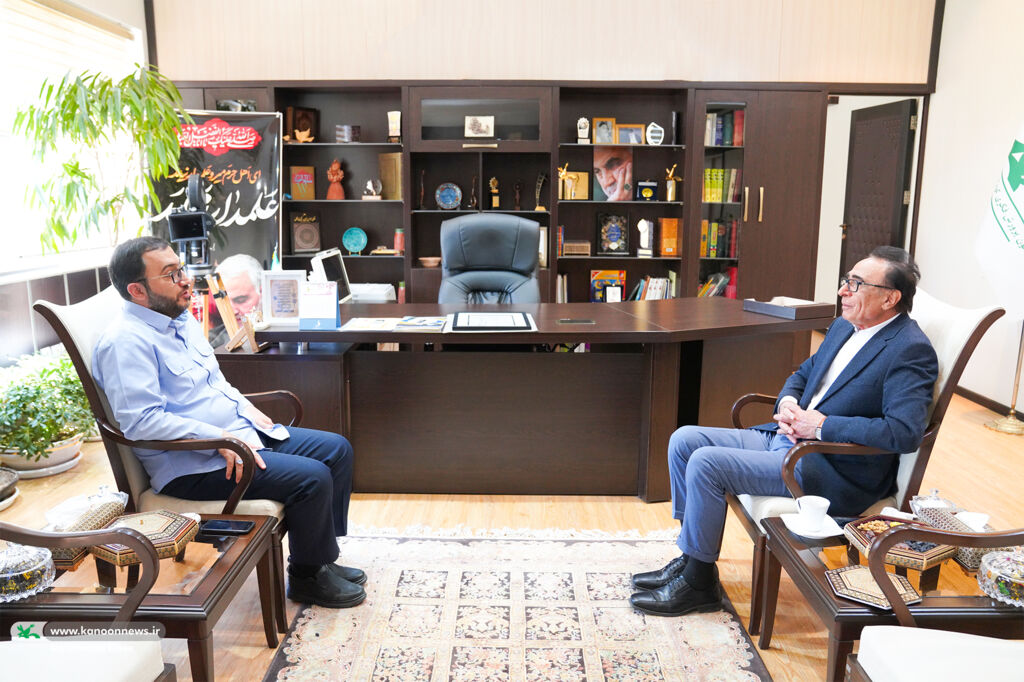 اسماعیل آذر مشاعره را به کانون میآورد