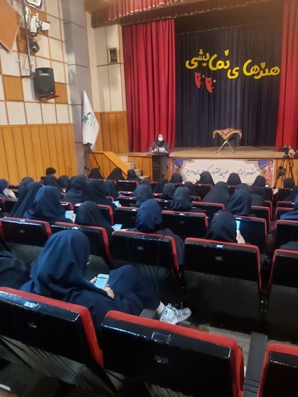 یک کتابخانهی کوچک در دل روستا