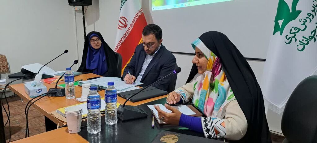 یاسمن عباسی نمونه موفق در حلقه های مردمی در عرصه توسعه و ترویج مطالعه و کتابخوانی یاسمن عباسی نمونه موفق در حلقه های مردمی در عرصه توسعه و ترویج مطالعه و کتابخوانی