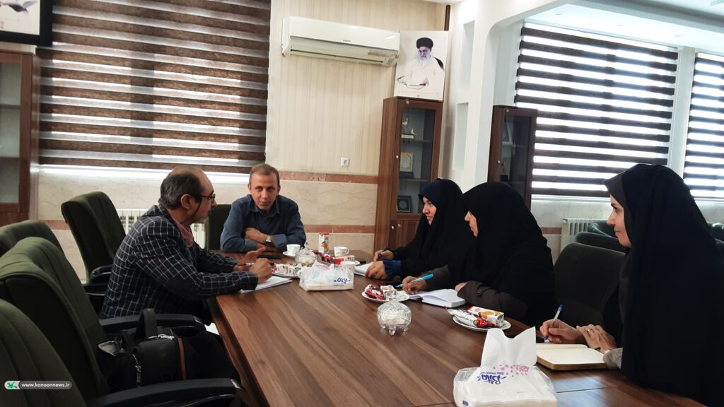 داوران استانی جشنواره هنرهای نمایشی قم داوران مرحله استانی نوزدهمین جشنواره هنرهای نمایشی کانون پرورش فکری قم معرفی شدند