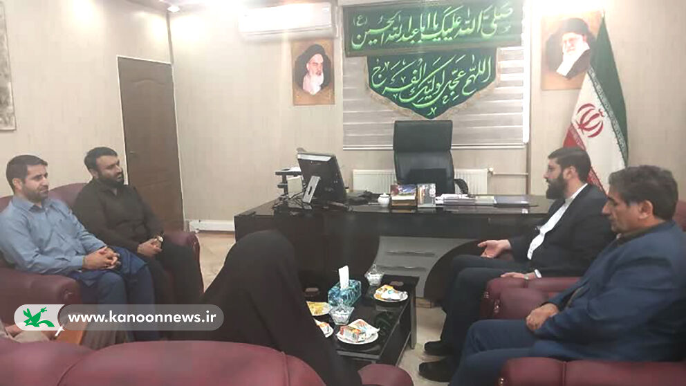 دیدار مدیر کل کانون لرستان با فرماندار ازنا کانون پرورش فکری جایگاه ارزشمندی در جامعه دارد