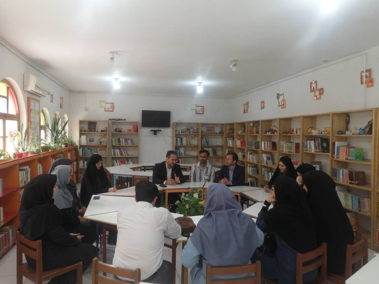 بازدید مربیان و کارشناسان کانون همدان از مراکز کانون کرمانشاه