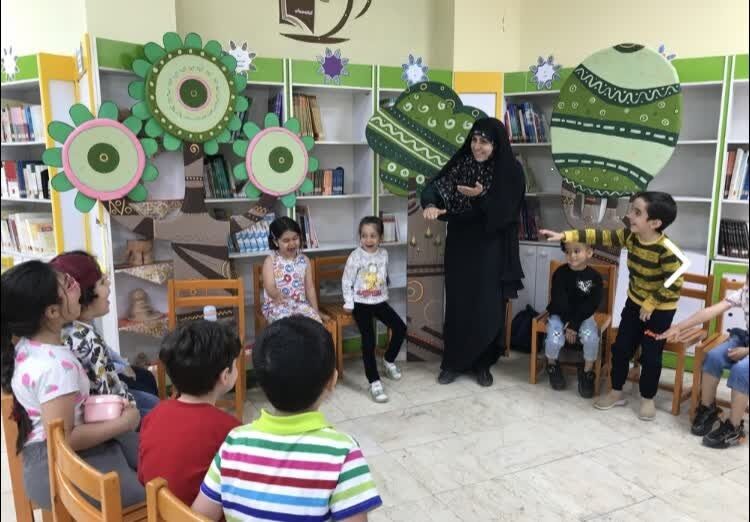 حضور مدیر کل کانون البرز در کارگاه فرهنگی مرکز مجتمع بازدید مدیرکل کانون البرز از کارگاههای ترم بهار مرکز مجتمع
