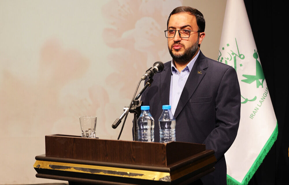 مدیرعامل کانون در جمع مدرسان کانون زبان ایران مدیرعامل کانون به سیستان و بلوچستان سفر میکند