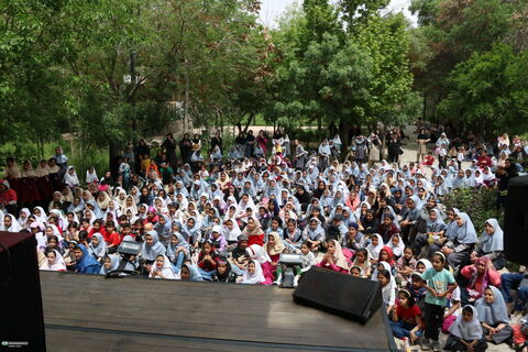 ششمین روز حضور تماشاخانه سیار کانون پرورش فکری در کرمان