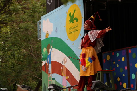 ششمین روز حضور تماشاخانه سیار کانون پرورش فکری در کرمان