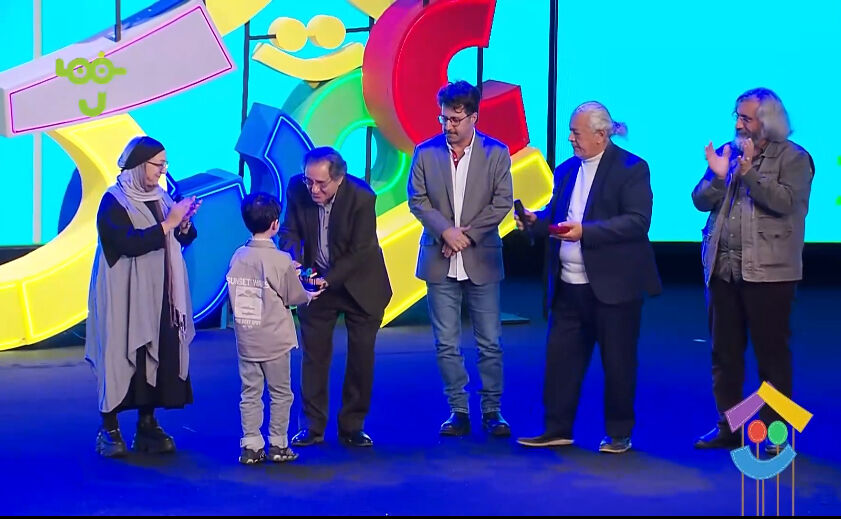 تجلیل از حسن دادشکر و عادل بزدوده در جشنواره «عروسکخونه»