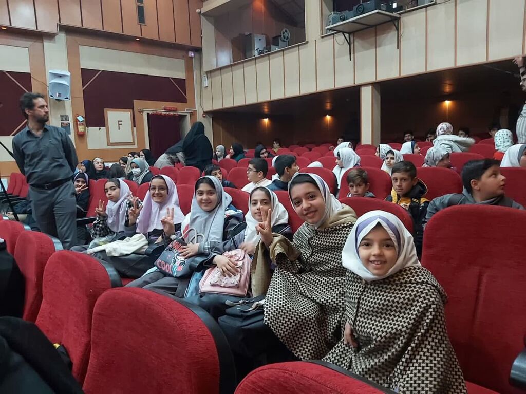 قطار جشنواره هنری نمایش کانون در ایستگاه آخر