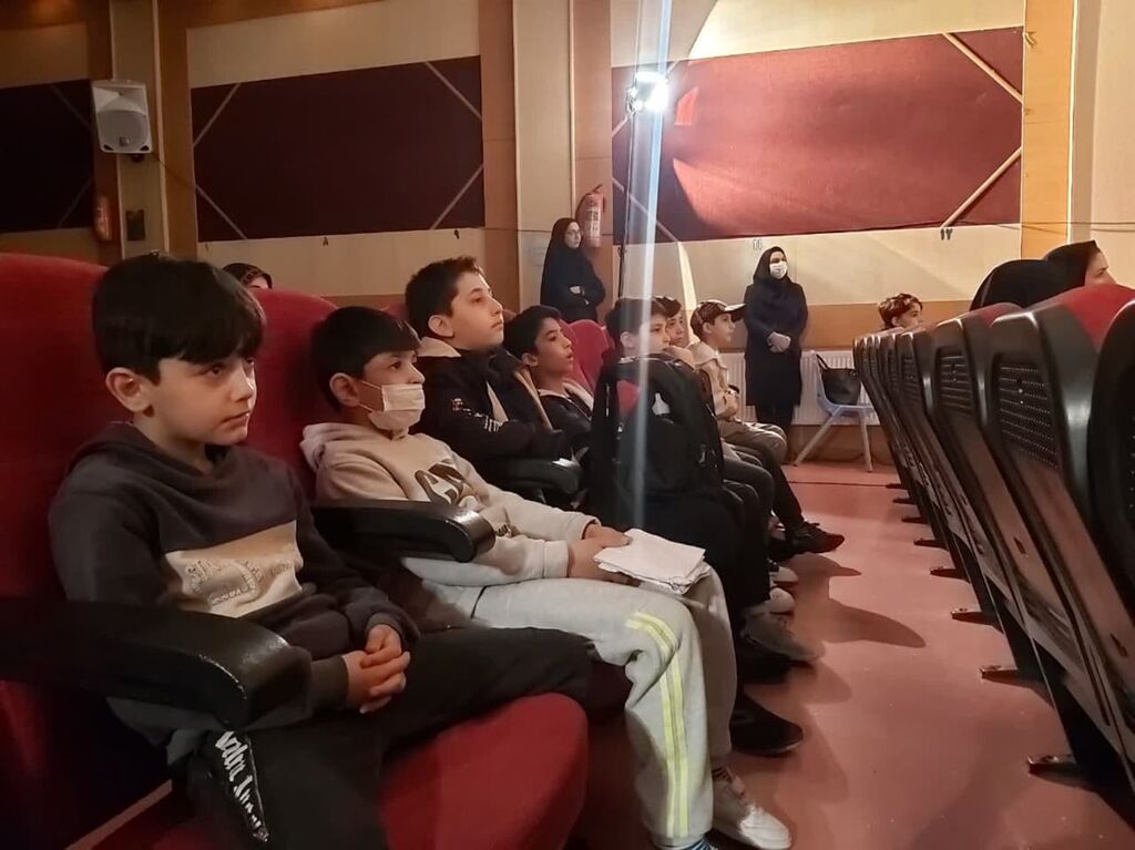 قطار جشنواره هنری نمایش کانون در ایستگاه آخر