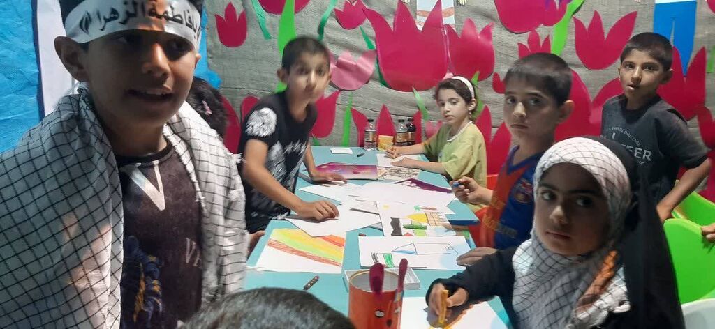 بر پایی ایستگاه نقاشی در حاشیهی یادواره ۴۲۲ شهید شهرستان کهگیلویه