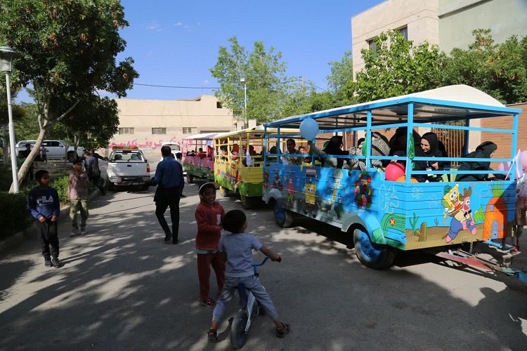 کارناوال شادی و عروسکی برگزار شد