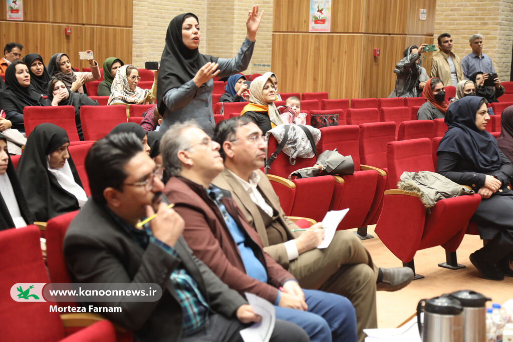 گروه سرود دنیای قشنگ من از یزد خوش درخشید