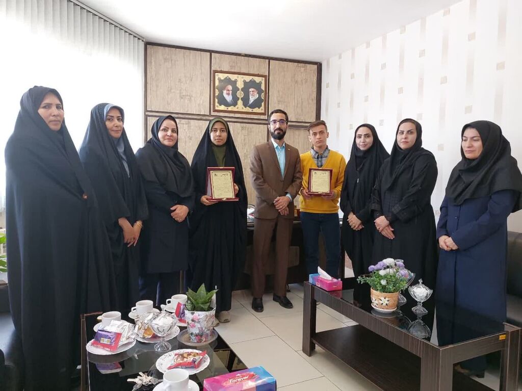 نوجوانان راه یافته به قاف چهارمحال و بختیاری 1403 دو نوجوان کانون استان به قله قاف رسیدند