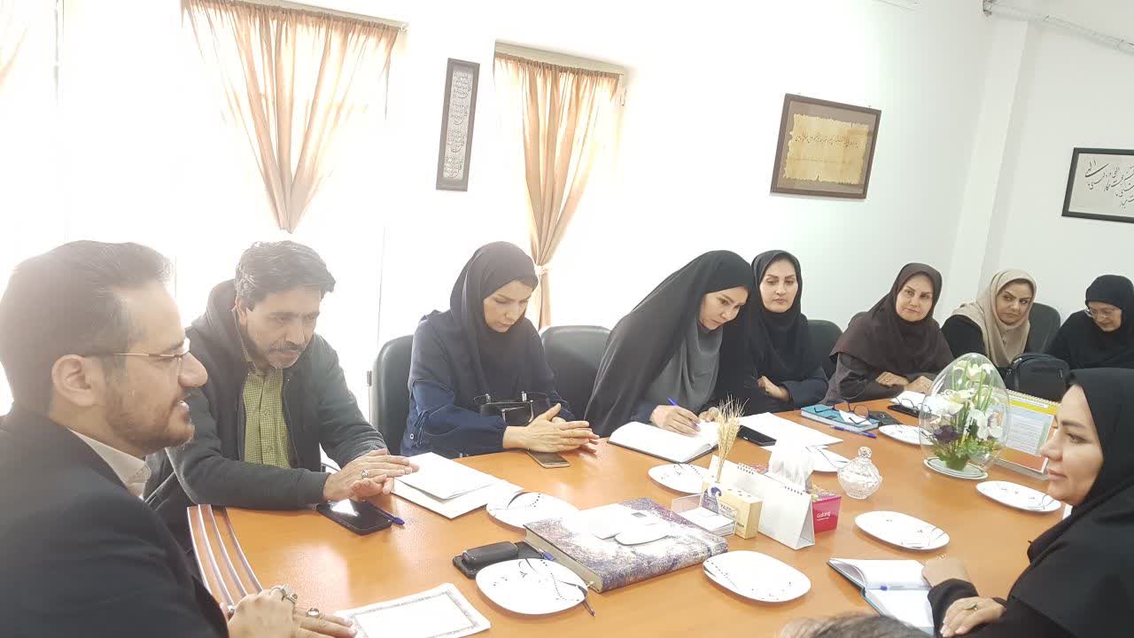 پیشبرد جدیتر بحث حلقههای میانی در مراکز کرمانشاه