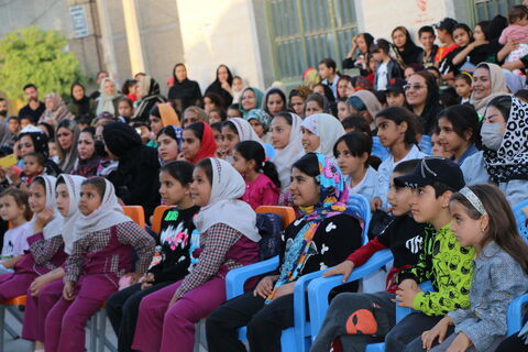 بچه های روستاهای گردخون، کوشکک و بلوار اتحاد شیراز به تماشای برنامه های جذاب تماشاخانه سیار نشستند