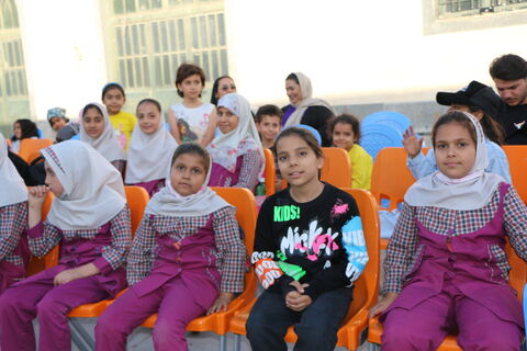 بچه های روستاهای گردخون، کوشکک و بلوار اتحاد شیراز به تماشای برنامه های جذاب تماشاخانه سیار نشستند/ عکاس سمیه کشاورز