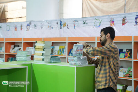 آماده سازی غرفه کانون در نمایشگاه بین المللی کتاب تهران