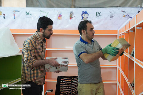 آماده سازی غرفه کانون در نمایشگاه بین المللی کتاب تهران