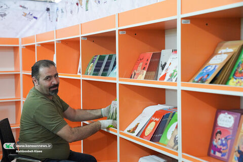 آماده سازی غرفه کانون در نمایشگاه بین المللی کتاب تهران