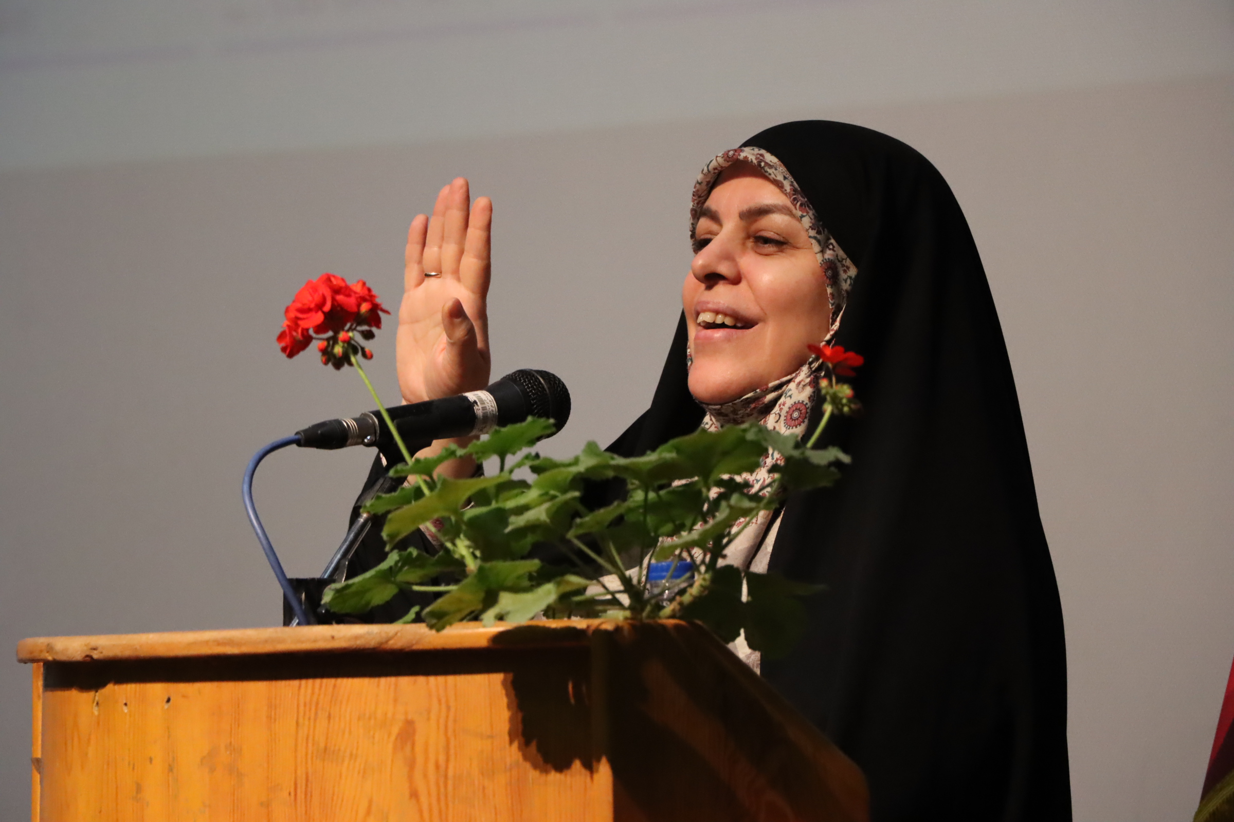 «این صحنه خانه ماست»