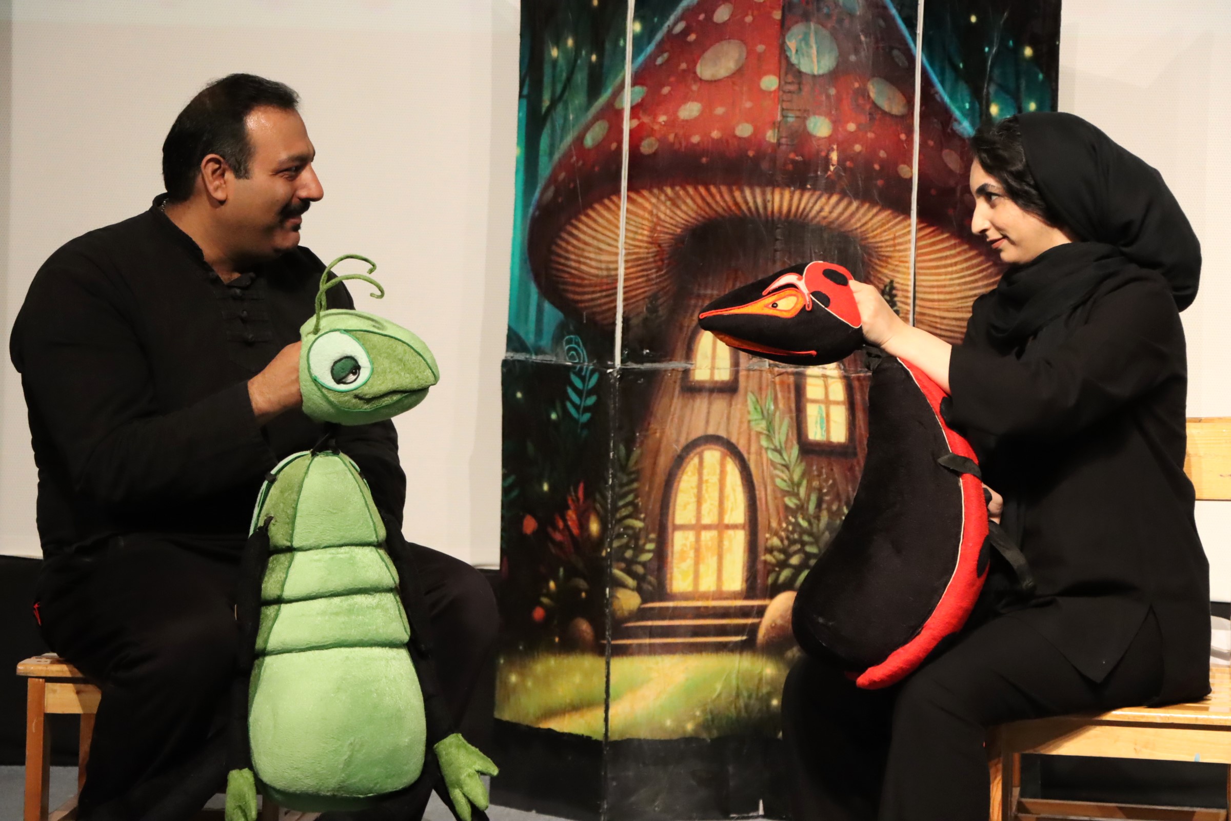 «این صحنه خانه ماست»