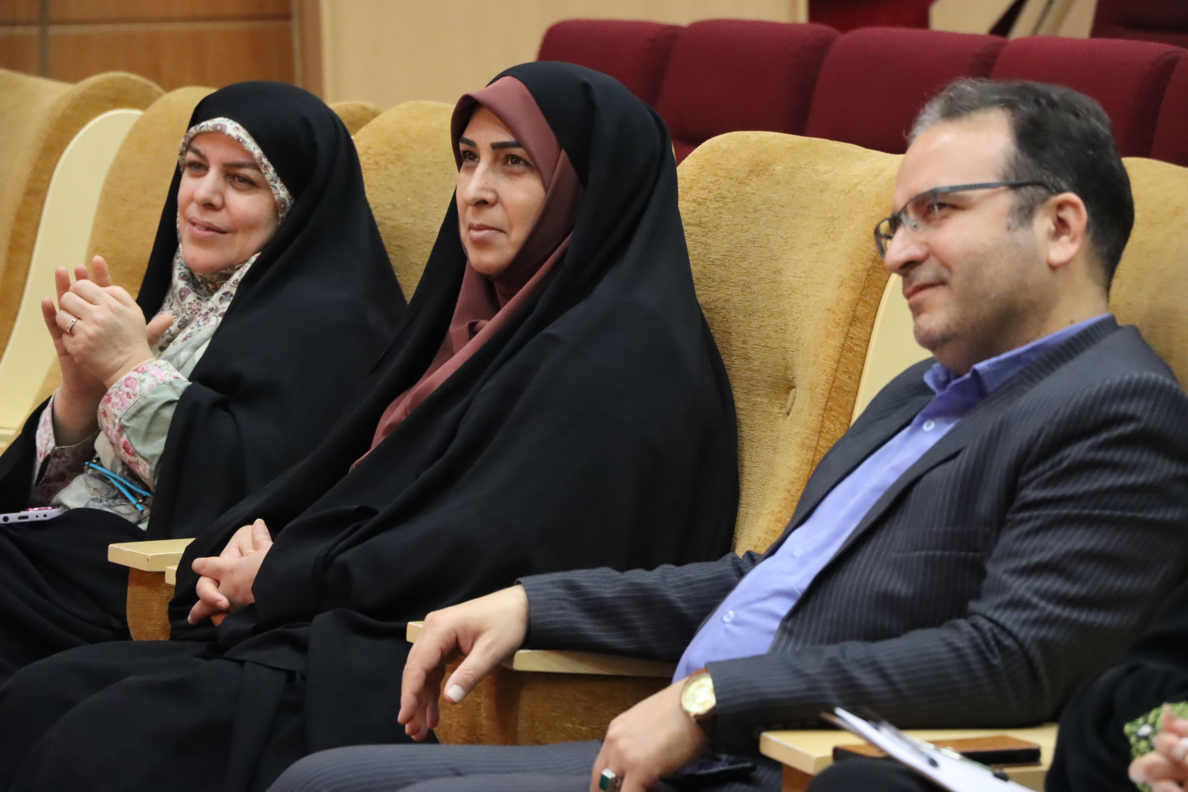 «این صحنه خانه ماست»