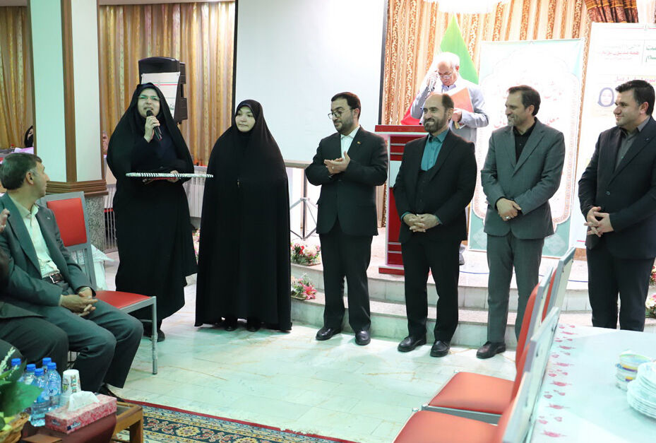 معلمی حرفهای تمامعیار در عرصه تعلیم و تربیت است