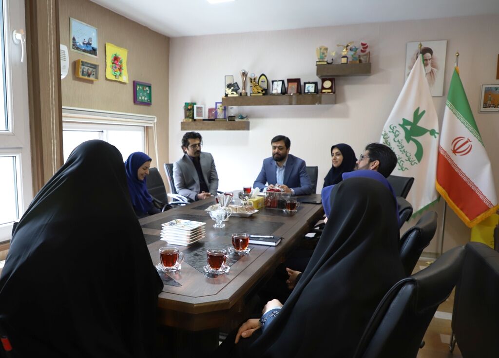 مدیرکل و کارشناسان کانون استان همدان مهمان کانون استان قزوین شدند