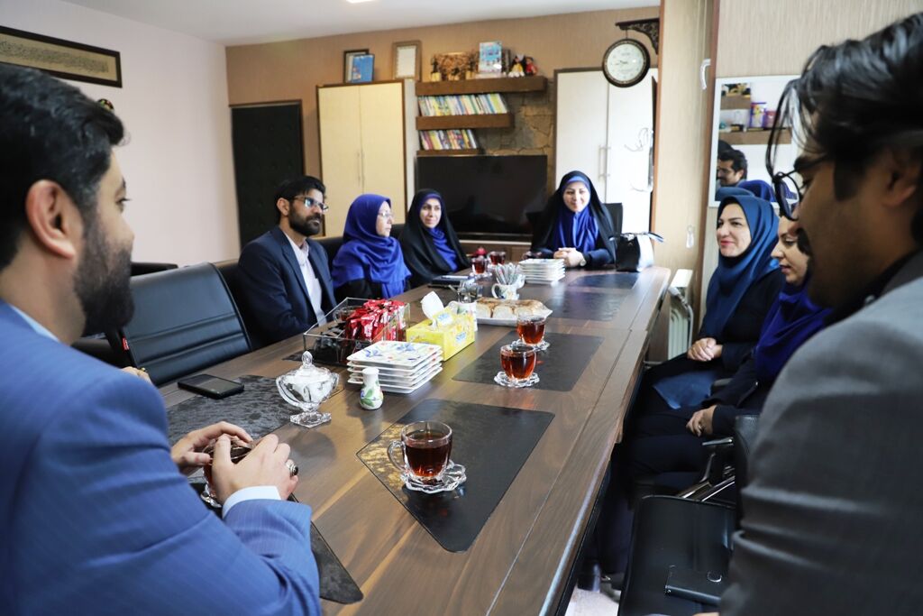 مدیرکل و کارشناسان کانون استان همدان مهمان کانون استان قزوین شدند