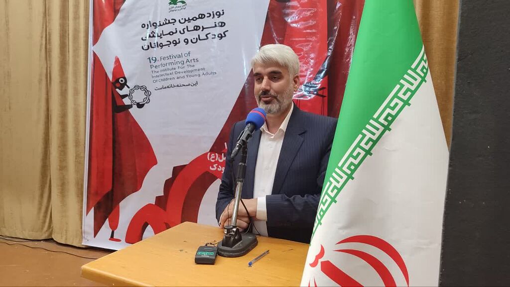 Cc مدیرکل امور اجتماعی و فرهنگی استانداری ایلام :
هنر زیباترین و جذابترین مقوله در عرصه خلق کردن است