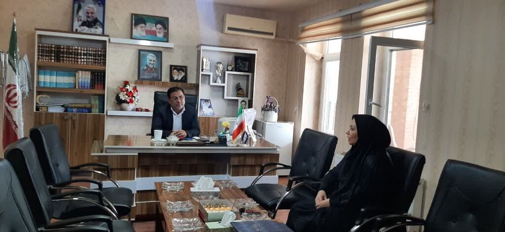 معلم وحدت آفرین و هویت بخش