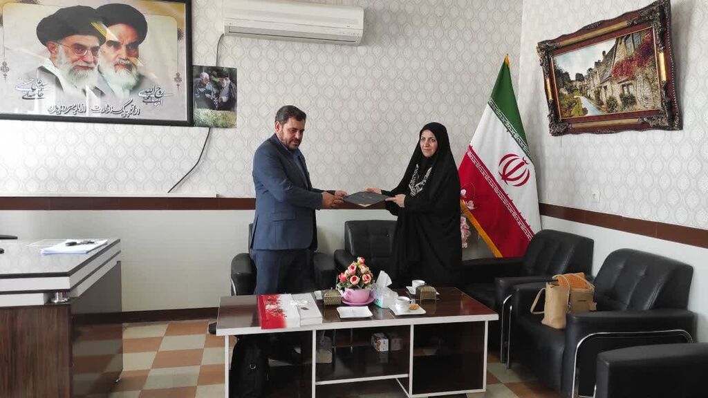 معلم وحدت آفرین و هویت بخش