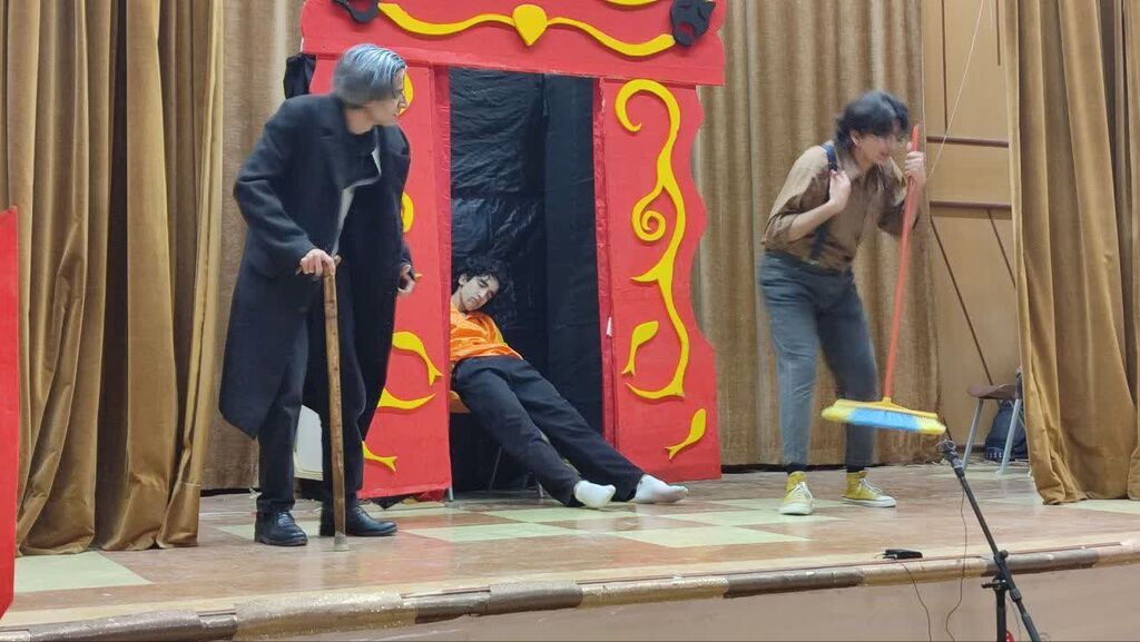 مدیرکل امور اجتماعی و فرهنگی استانداری ایلام :
هنر زیباترین و جذابترین مقوله در عرصه خلق کردن است