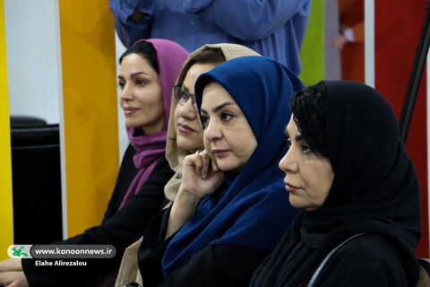 رونمایی از مجموعه «من به دنیا آمدهام» در نمایشگاه کتاب تهران
