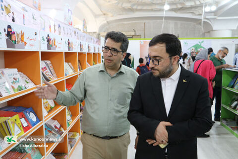 رونمایی از مجموعه «من به دنیا آمده‌ام» در نمایشگاه کتاب تهران