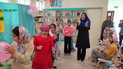 جشن روز دختر با تبرک پرچم حرم رضوی در مرکز 4 کانون اردبیل
