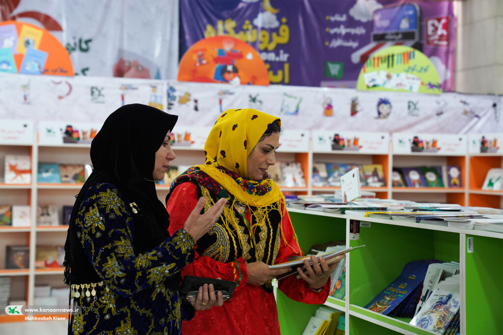 نشست صمیمی با مادران در نمایشگاه کتاب تهران