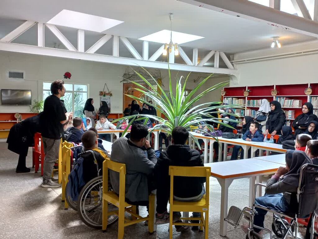 تشکیل کلاس" بازیهای حرکتی برای کودکان کمتوان جسمی " در مرکز 3 همدان