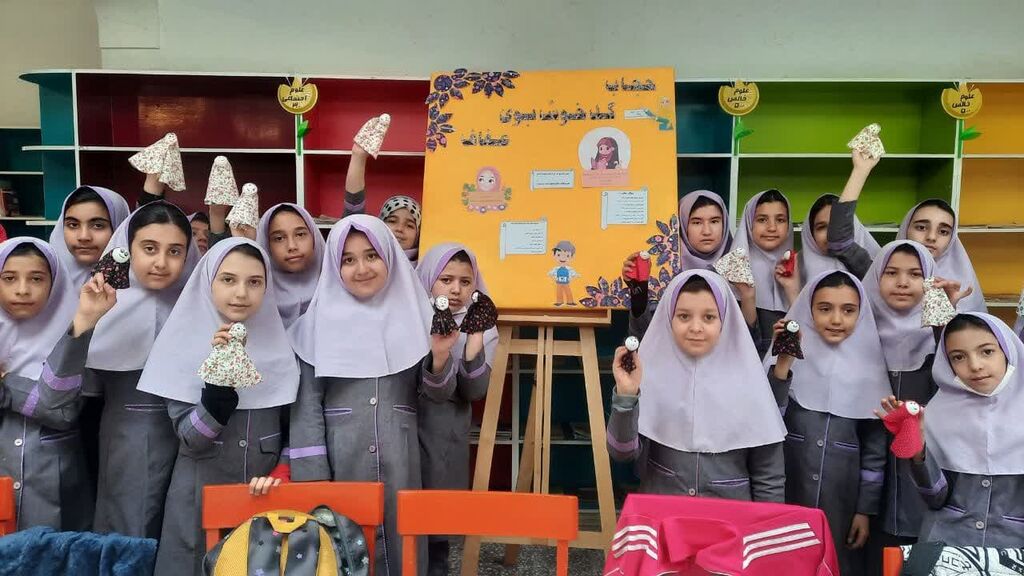 دوخت چادر آموزش دوخت چادر عروسک در مرکز 2 همدان انجام شد