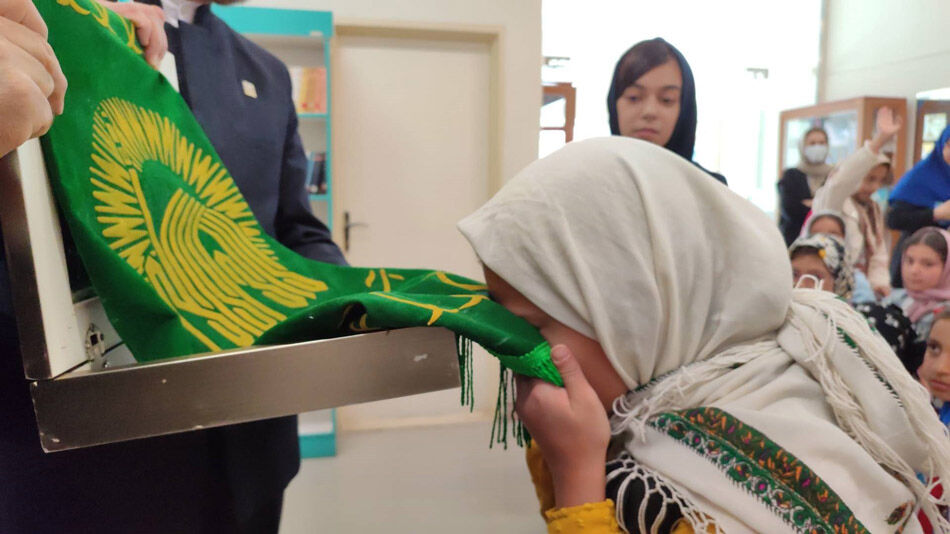 جشن روز دختر با تبرک پرچم حرم رضوی در مرکز 4 کانون اردبیل جشن روز دختر مرکز چهار کانون اردبیل با پرچم رضوی متبرک شد