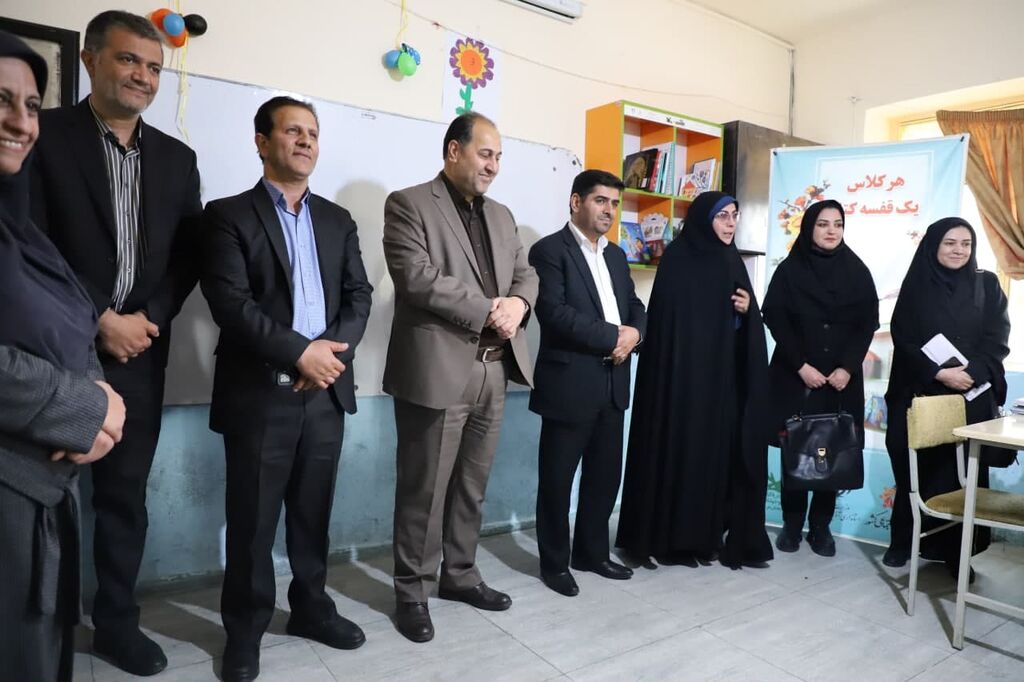 اجرای طرح «هرکلاس، یک قفسه کتاب» در مدارس کمتر برخوردار ارومیه اجرای طرح «هرکلاس، یک قفسه کتاب» در مدارس کمتر برخوردار ارومیه