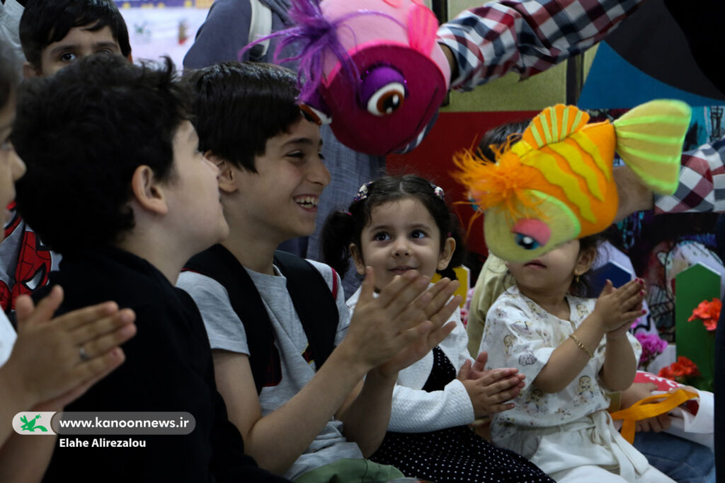 نمایشهای «گرگ بلا، جلو بیا جلو بیا» و «ماهی رنگین کمان» در غرفه کانون اجرا میشود