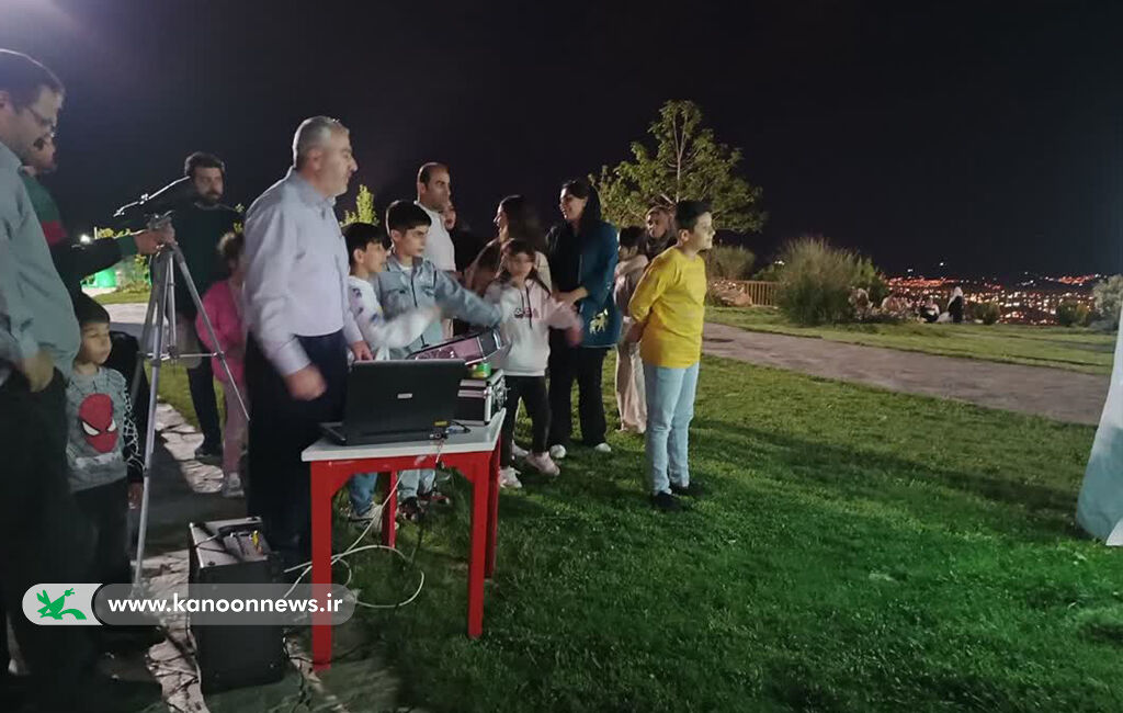 برنامه رصد انجمن نجوم کانون کردستان در پارک مشاهیر آبیدر انجمن نجوم کانون پرورش فکری کودکان و نوجوانان استان کردستان، به مناسبت هفته نجوم در پارک مشاهیر آبیدر برگزار نمود