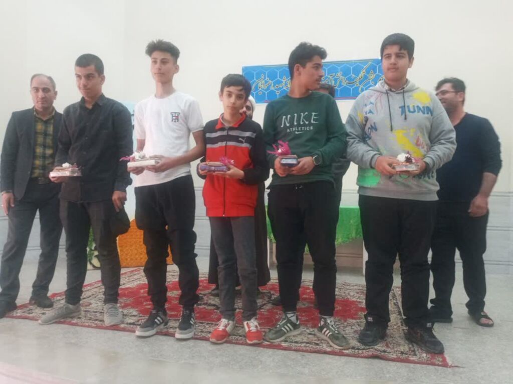 برگزاری جشن تکلیف پسران در مجتمع شهید مدنی همدان