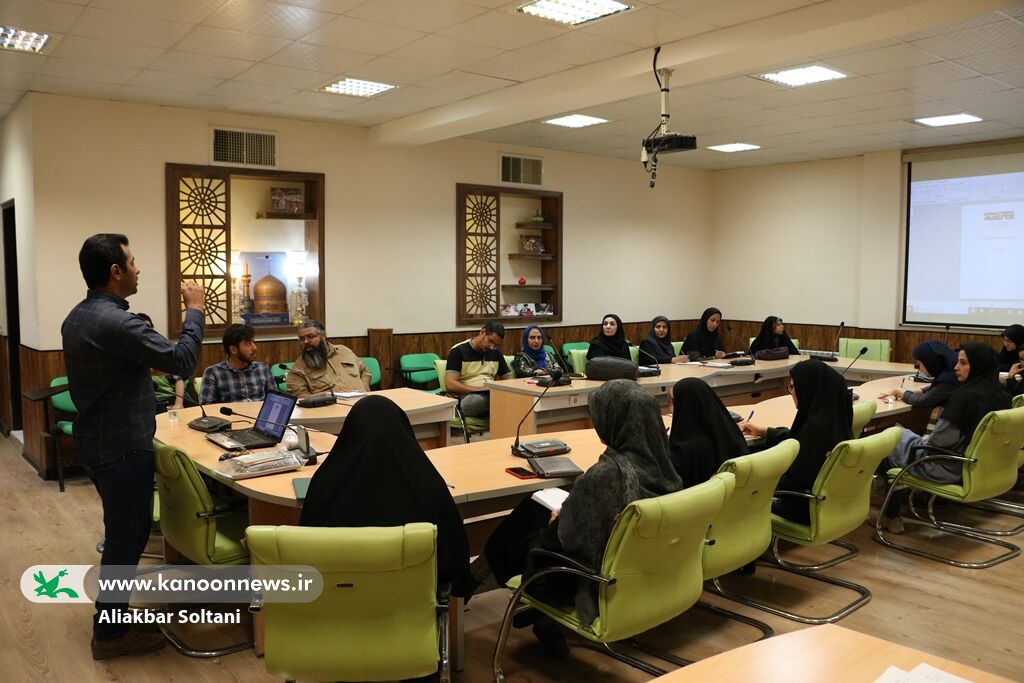کارگاه آشنایی با «اسکریپتنویسی» در کانون کرمان برگزار شد کارگاه آشنایی با «اسکریپتنویسی» در کانون کرمان برگزار شد